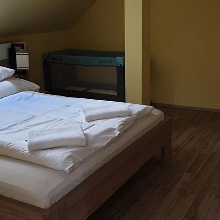 Szabo Lux Apartman ชาร์วาร์ ภายนอก รูปภาพ