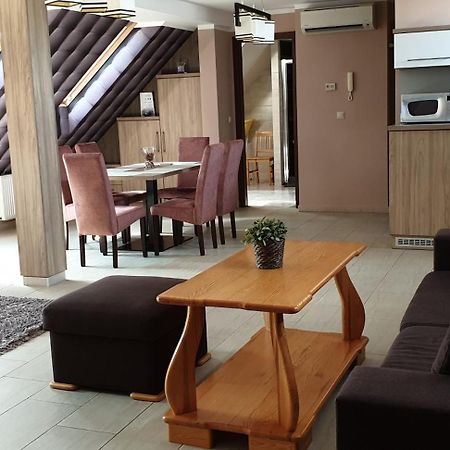 Szabo Lux Apartman ชาร์วาร์ ภายนอก รูปภาพ