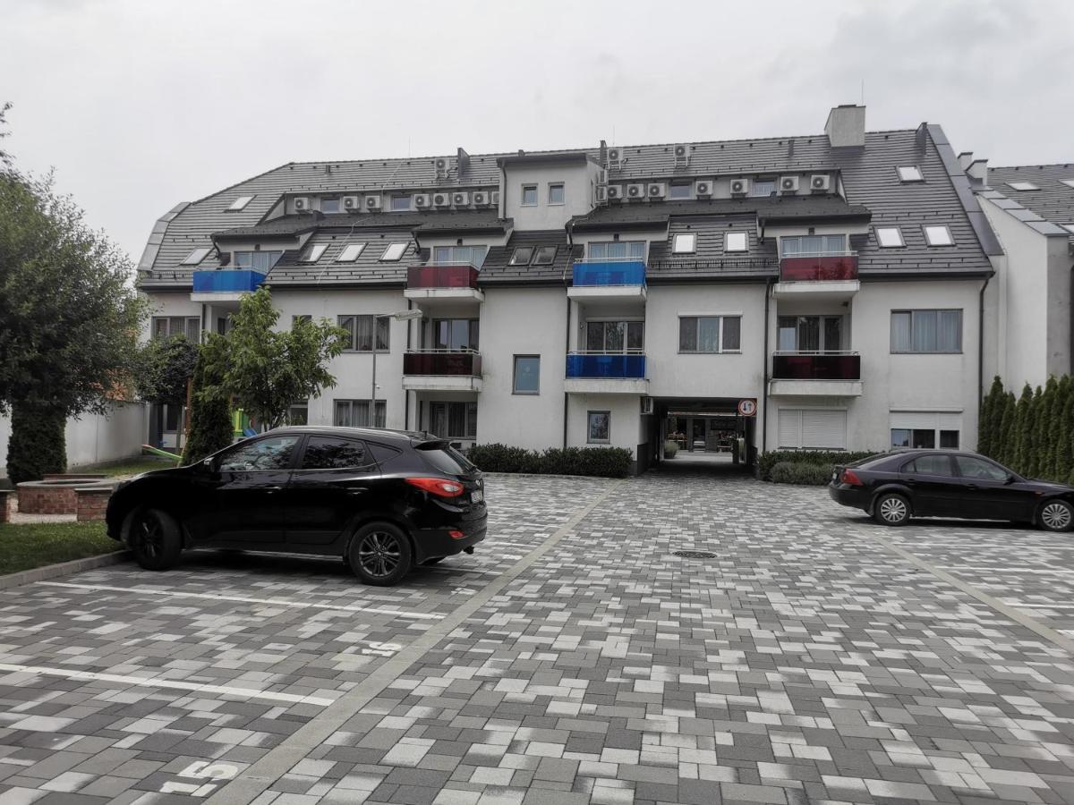 Szabo Lux Apartman ชาร์วาร์ ภายนอก รูปภาพ